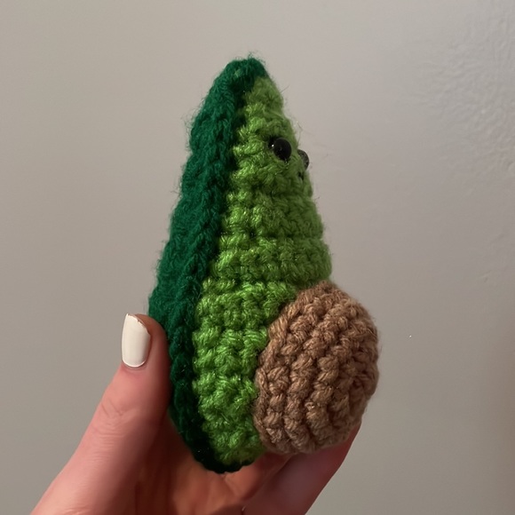 crochet avacado plushie amigurumi - Picture 2 of 3